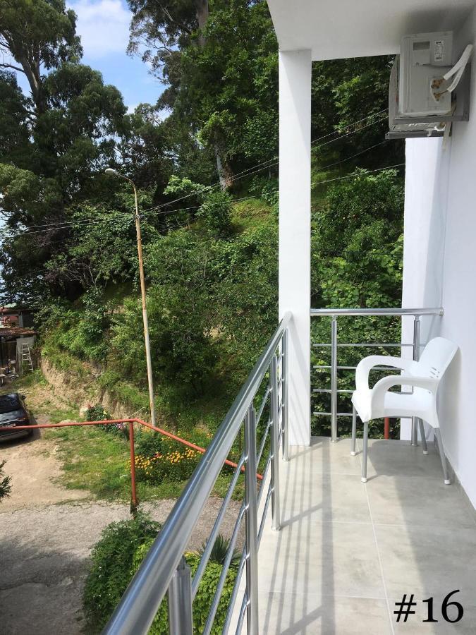 Rezo'S House Hotel Kvariati Bagian luar foto