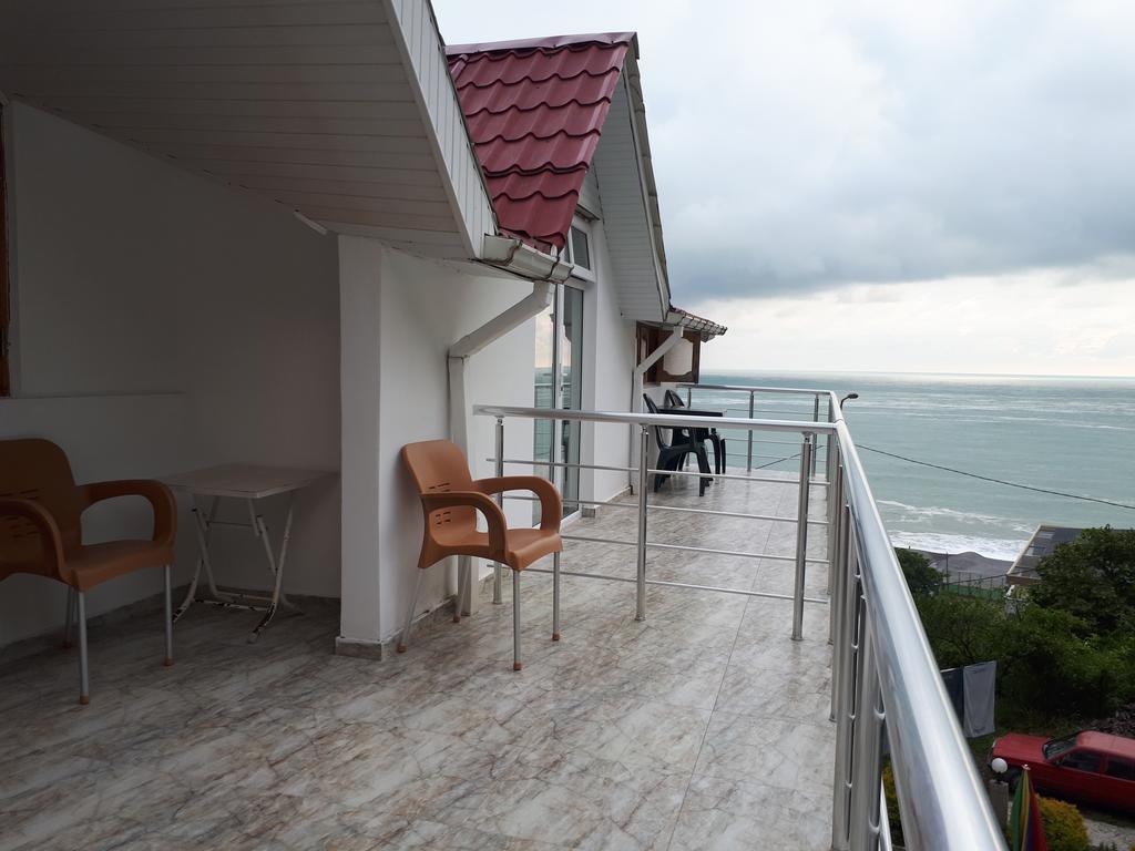 Rezo'S House Hotel Kvariati Bagian luar foto