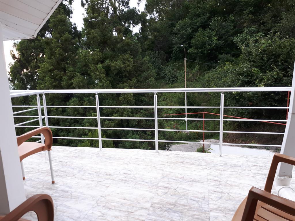 Rezo'S House Hotel Kvariati Bagian luar foto