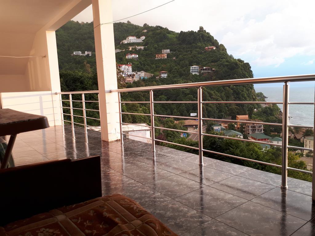 Rezo'S House Hotel Kvariati Bagian luar foto