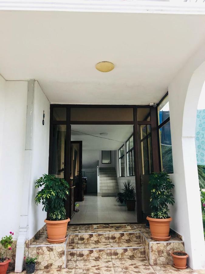 Rezo'S House Hotel Kvariati Bagian luar foto